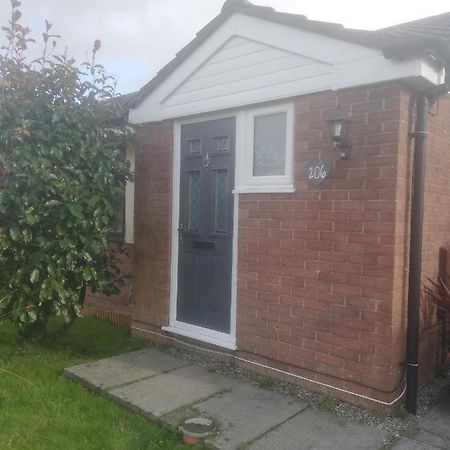 Hotel Little Cosy Cwtsh Pontyclun Exterior foto